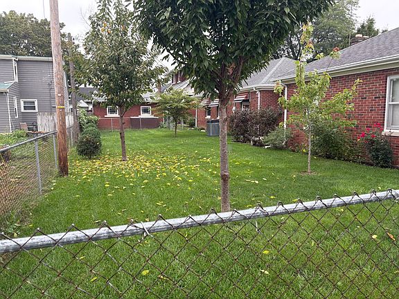 2nd image of 417 N 5th St