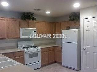 3rd image of 951 Monte De Oro Ave