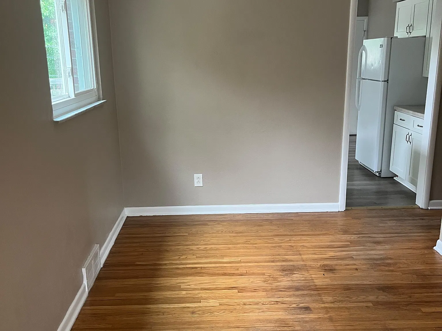 4422 Westway Street - Upper — Photo 2