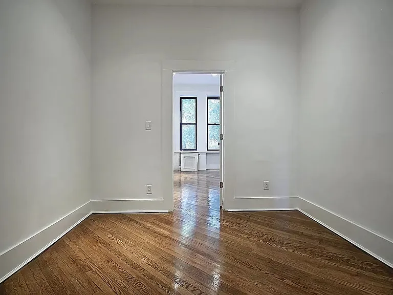 168 E 7th St #4D — Photo 1