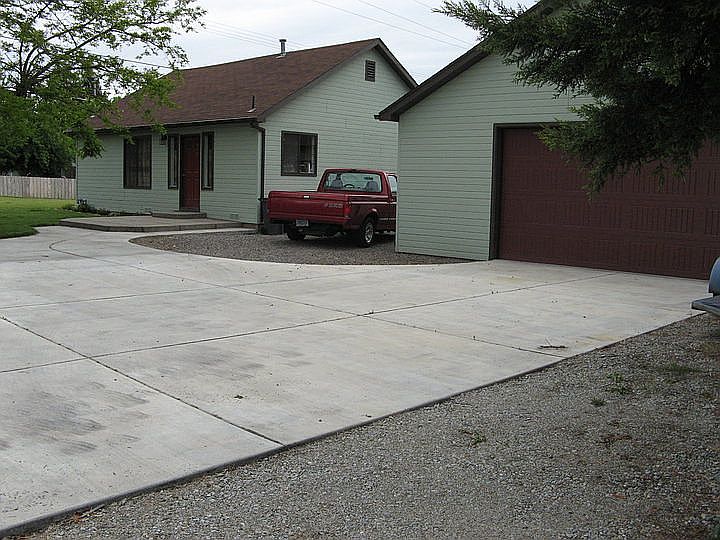 2nd image of 1011 Brookdale Ave