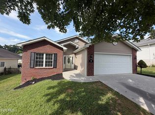 25 Bedding Pl, Johnson City, TN 37604