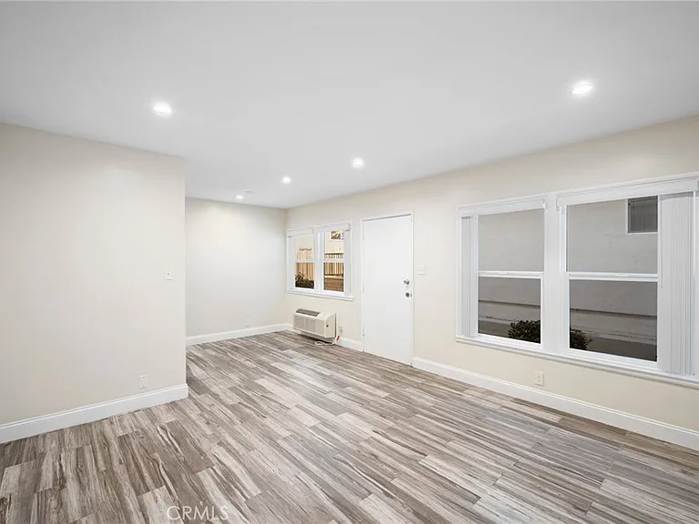 2930 Fairmount Ave #B — Photo 2