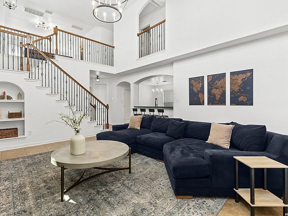 3rd image of 13707 FIRENZE PL