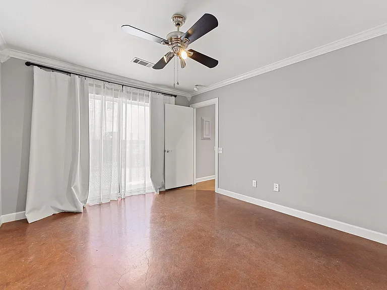 913 Robin St — Photo 19