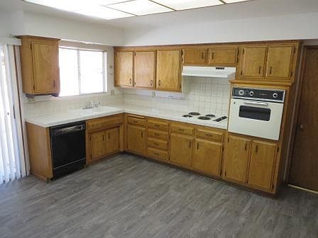 4th image of 922 Malaga Pl