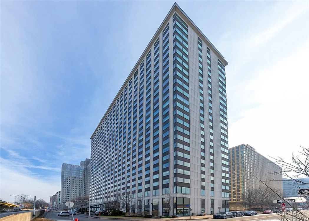 1 bed, 1033 sqft, $1,825 — Photo 1