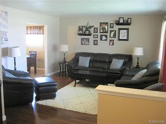 4th image of 28917 Leona St