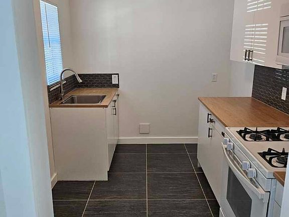 4th image of 603 Carrie Ave