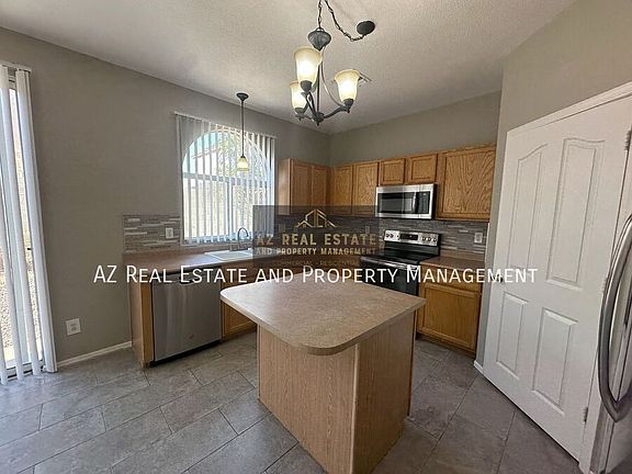 5th image of 1027 E La Salle St