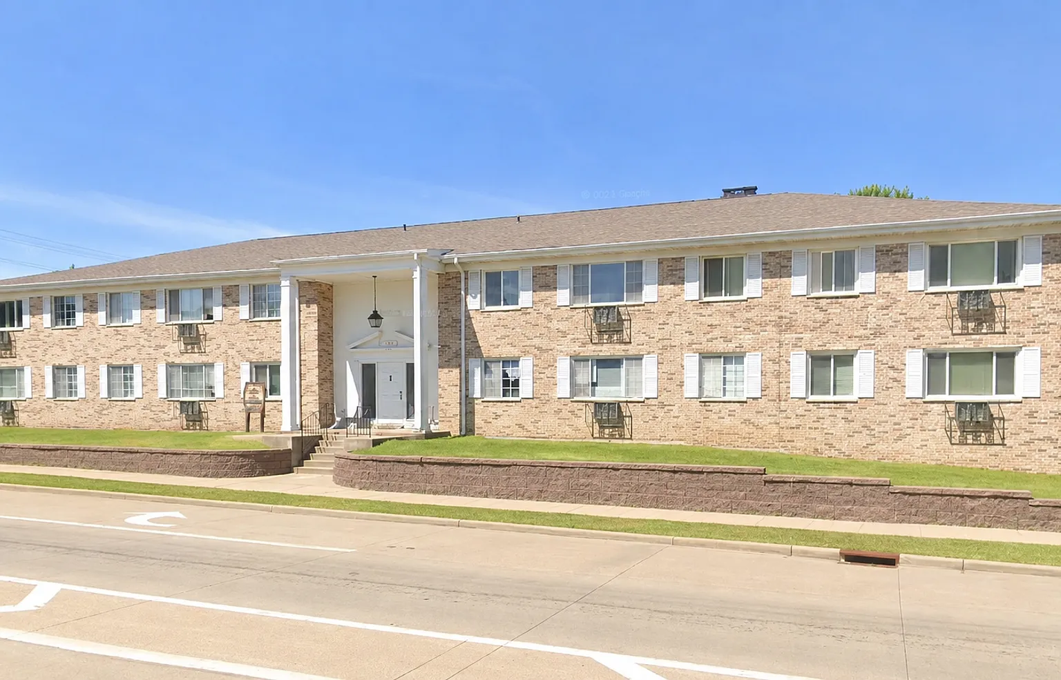 Black River Apartments — Photo 1