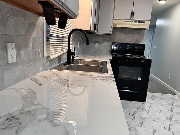 2nd image of 46 Sherwood St #46