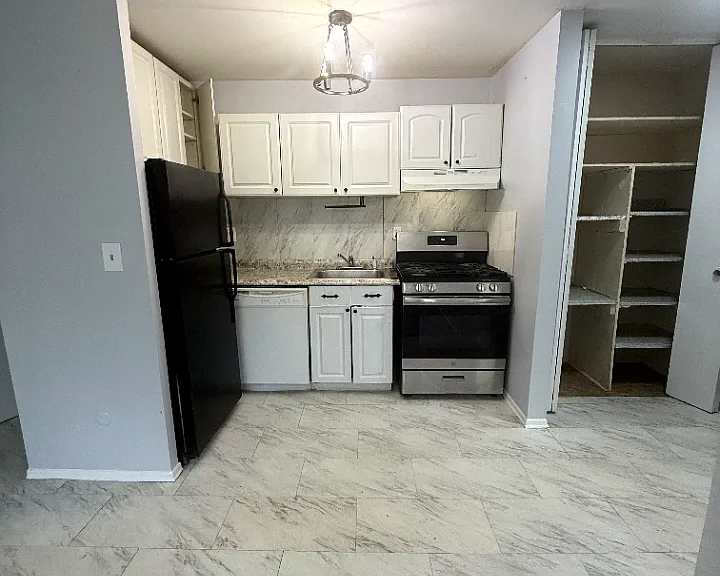 75 E Park St #11A — Photo 1