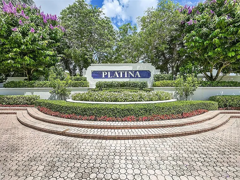 5265 Brisata Cir #E — Photo 2