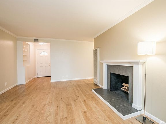 5th image of 612 Larchmont Dr