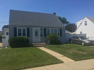 192 Lee Ave, Hicksville, NY 11801