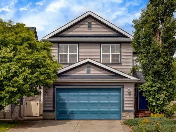 133 SW Copperleaf Bay SE, Calgary, AB T2Z 0J2