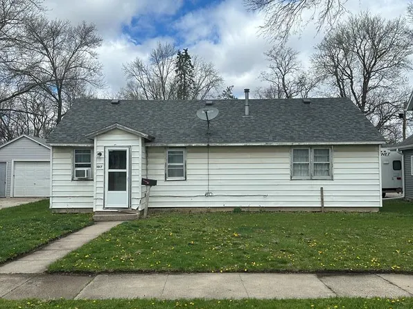 1017 3rd St, Webster City, IA 50595