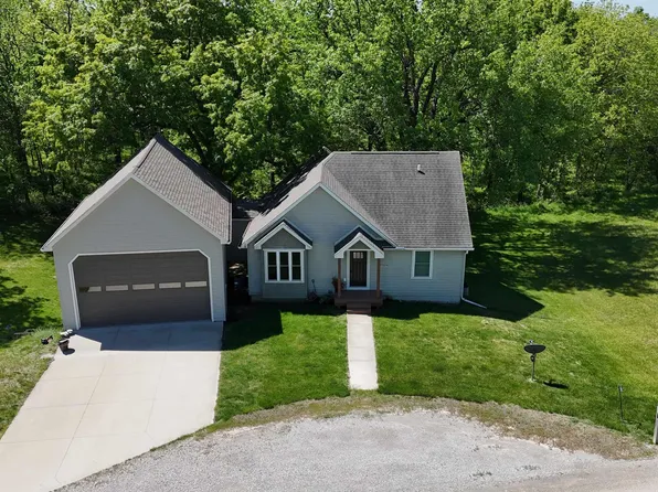 17587 Lakeshore Dr, Moravia, IA 52571