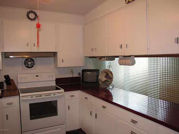2nd image of 226 Machell Ave