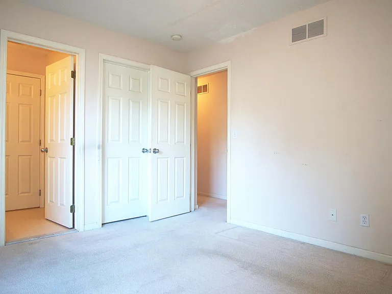 3056 E Lake Lansing Rd — Photo 14