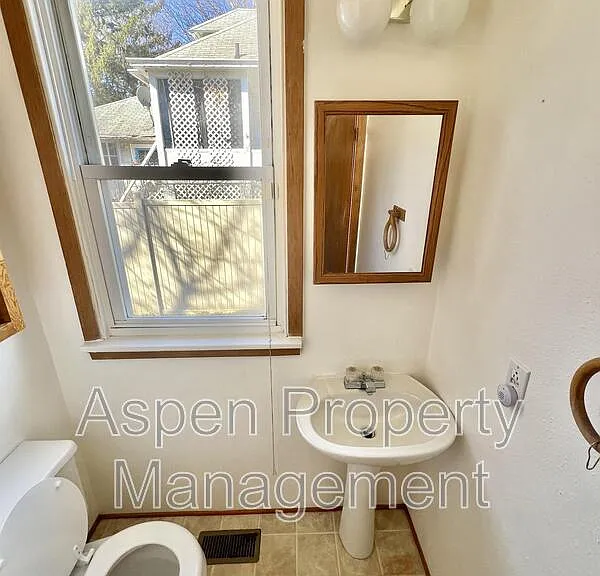 1313 Division St #1315 — Photo 6