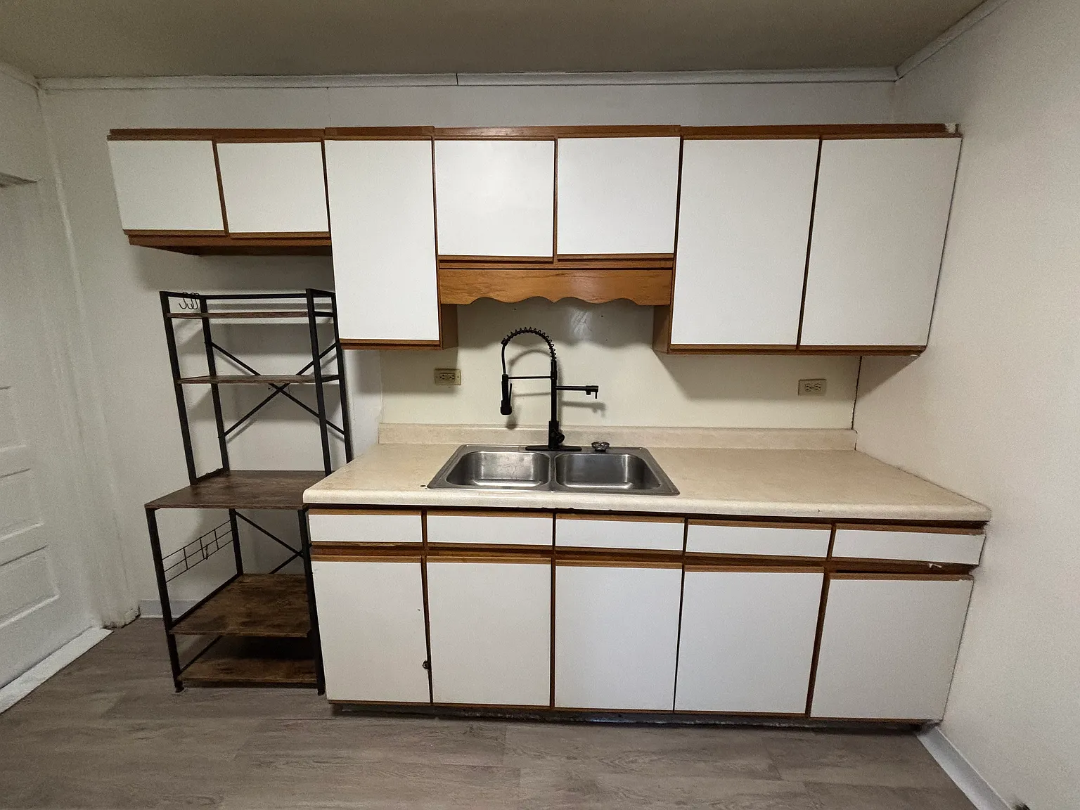 649 Woodward Ave Floor 1 photo 1