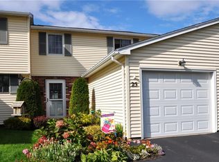 25 Arbor Ct, Fairport, NY