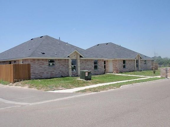 4th image of 506 Pirul St