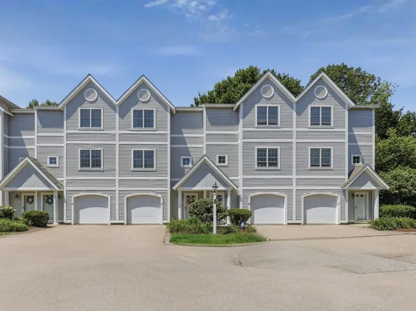 140 Commonwealth Ave #23, North Attleboro, MA 02760