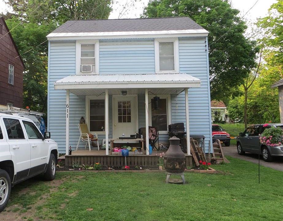 2nd image of 611 Academy St