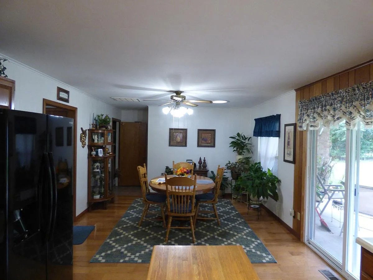 3 bed, 1488 sqft, $1,650 — Photo 3