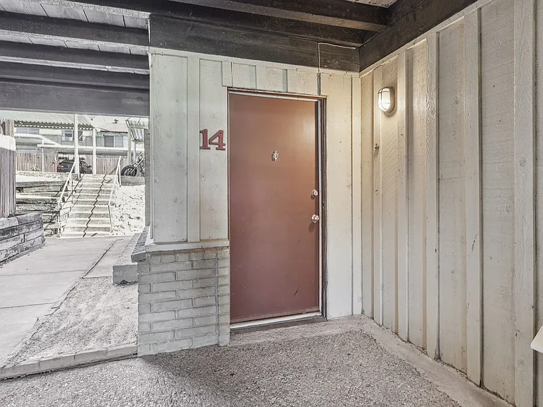 Premier Gardens Apartments — Photo 30