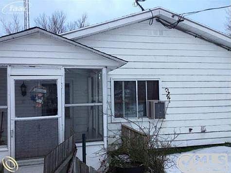 Roadside Entrance.jpg