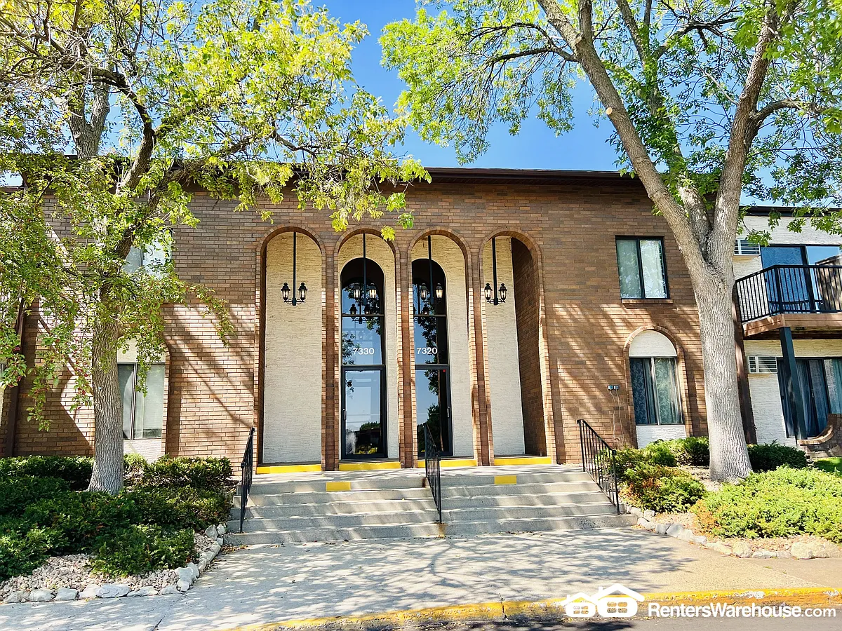 Building Photo - 7330 York Ave S #101