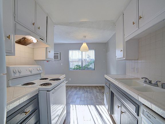 5th image of 4522 Dawson Ave APT 2