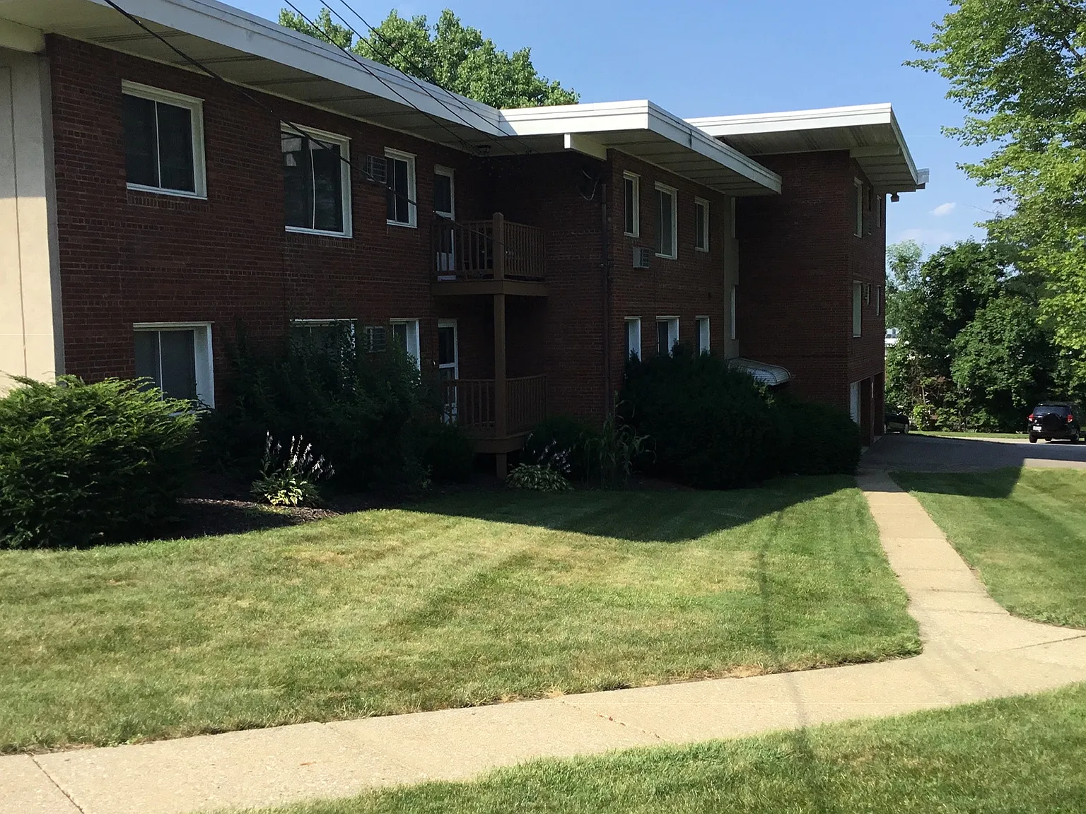 Chamberlain Apts-2607 - Unit 10 — Photo 2