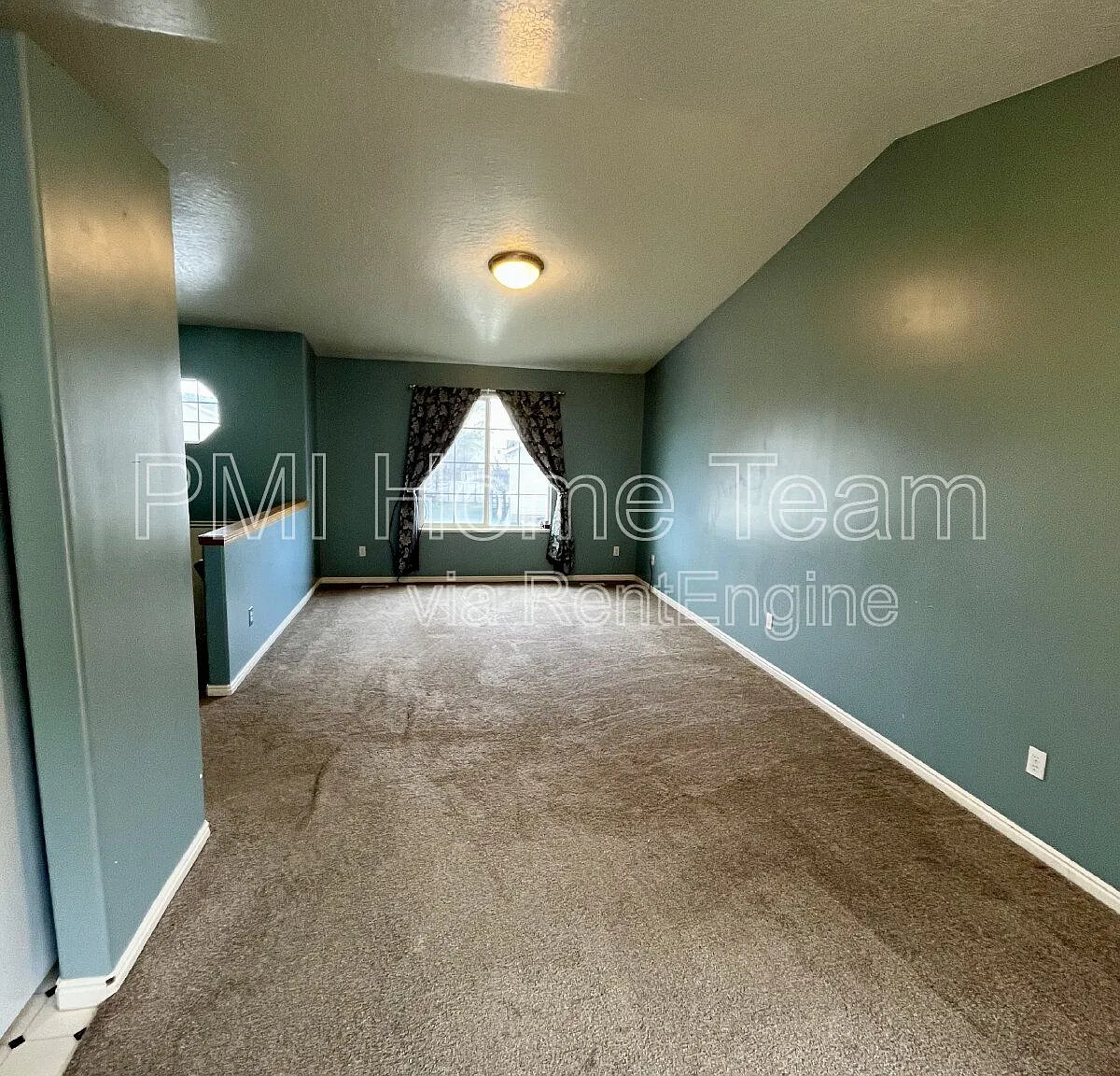 3 bed, 2.0 bath, 1500 sqft, $2,100 — Photo 4