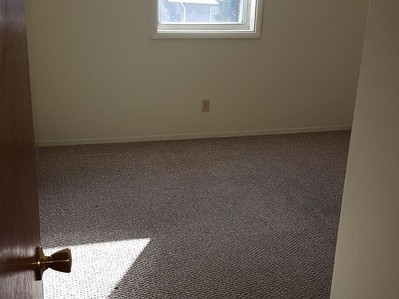 3rd image of 1685 Jane Dr #19