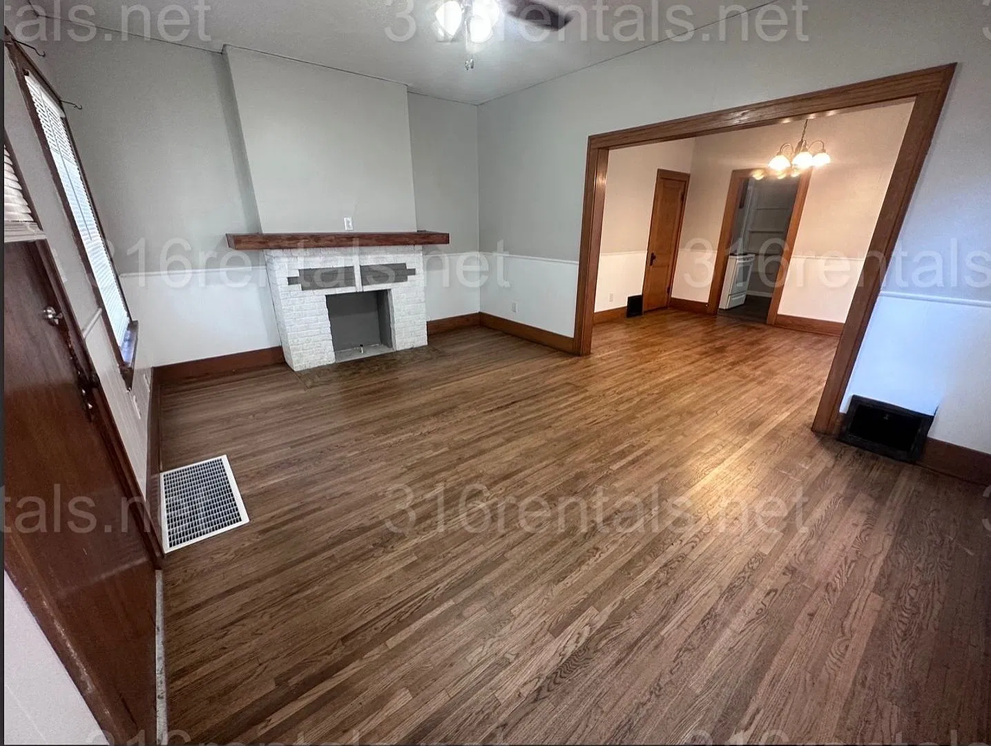 $775 - **Coming Soon** 2 Bed 1 Bath - Duplex — Photo 3