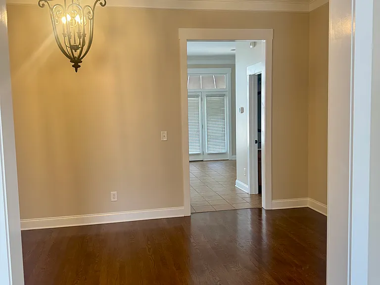 116 Savannah Ave — Photo 3