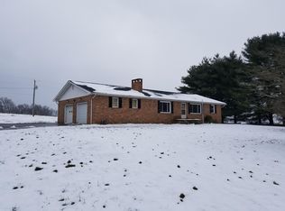 65 Lake Rd SE, Lancaster, OH 43130