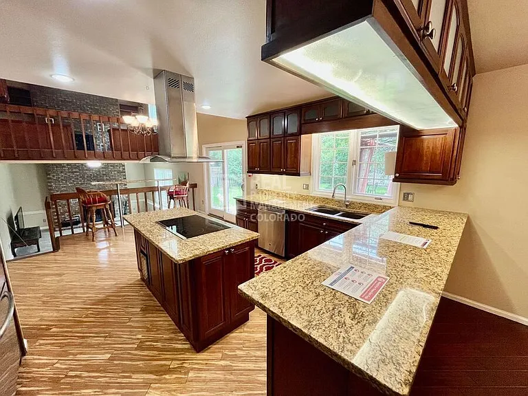 1101 Mansfield Dr — Photo 4