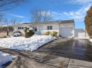 22 Edi Ave, Plainview, NY 11803
