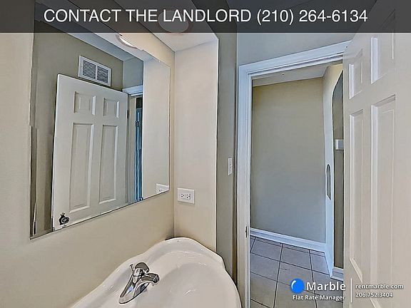4th image of 1630 N Oak Park Ave