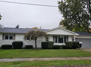 69445 Grove St, Richmond, MI 48062