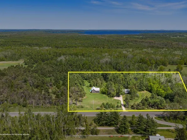 5395 S Us Highway 31, Alanson, MI 49706
