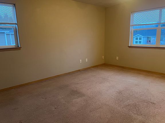 5th image of 2026 SE Azalea Ave #C