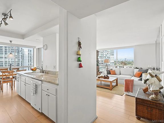 3rd image of 1830 Avenida Del Mundo Unit 1004