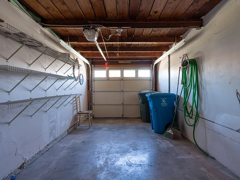 3834 Colegrove St — Photo 23